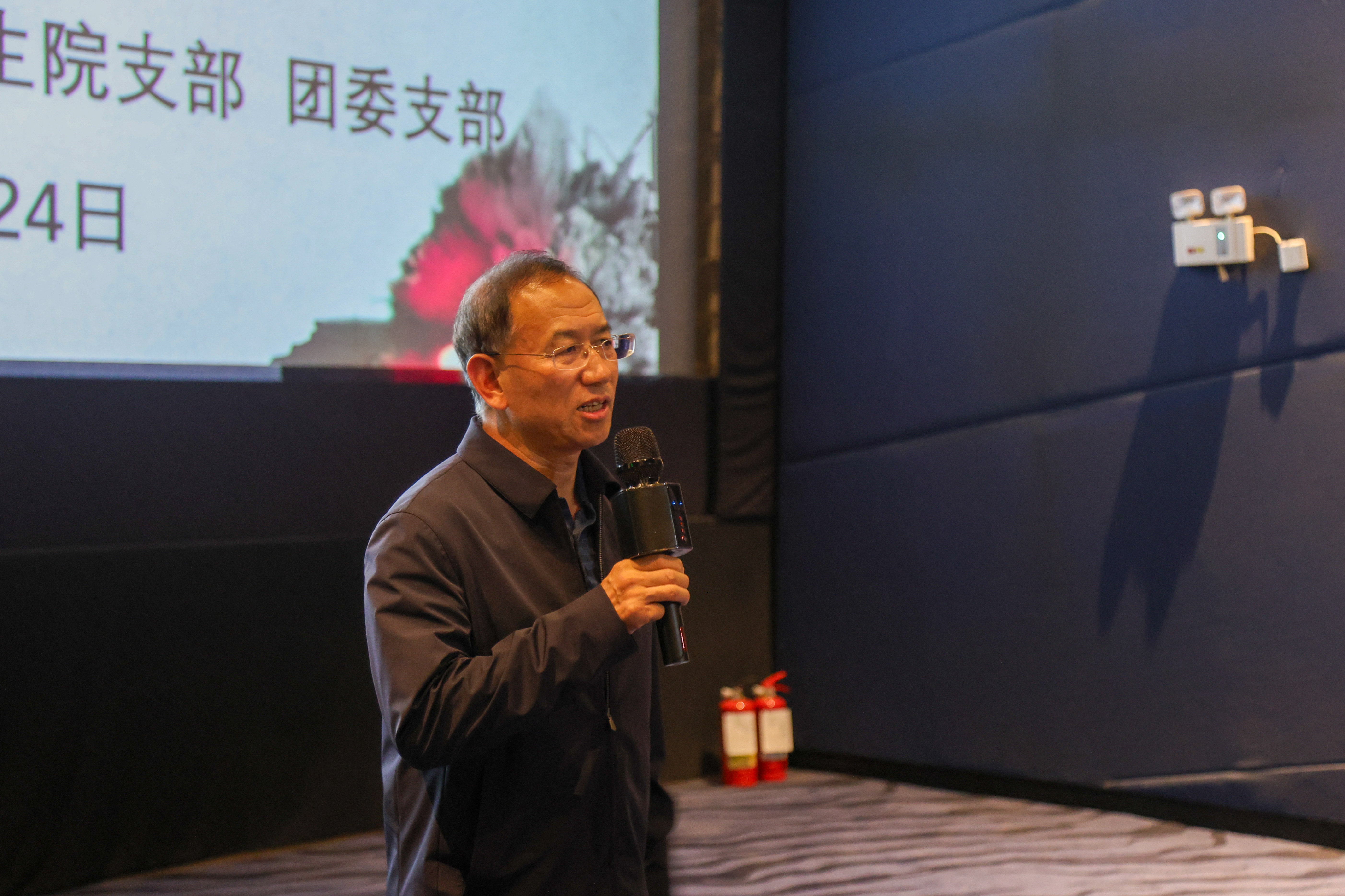 闫书记讲话2(1).jpg